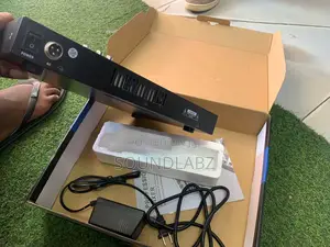 Yamaha 7 Channel Audio Mixer With USB Phantom Light.