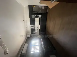 5bdrm Mansion in Bee Decor And Homes, East Legon for sale