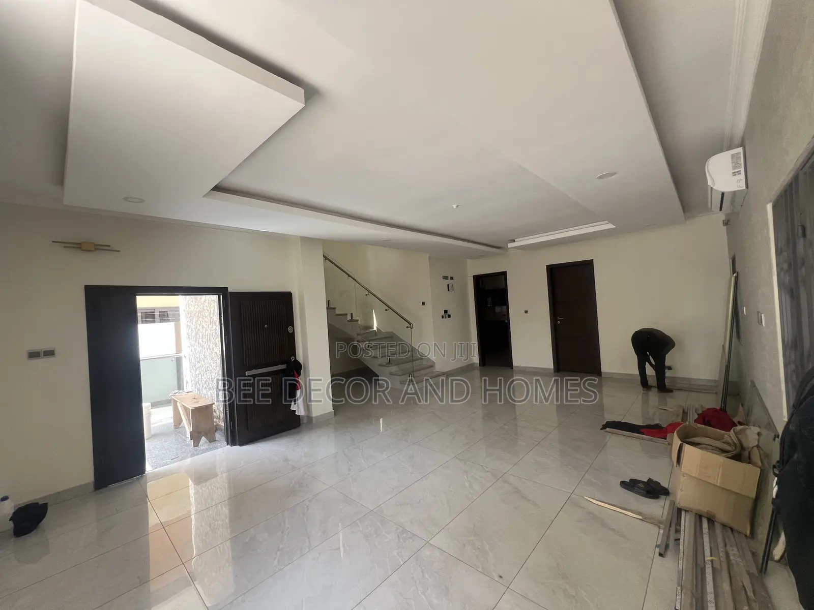 5bdrm Mansion in Bee Decor And Homes, East Legon for sale