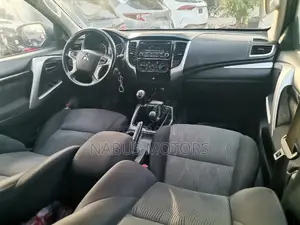 Mitsubishi Pajero 2020 Silver