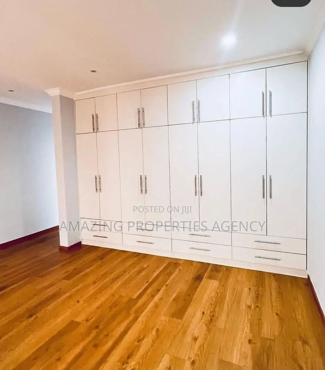 5bdrm House in Cantonments for sale