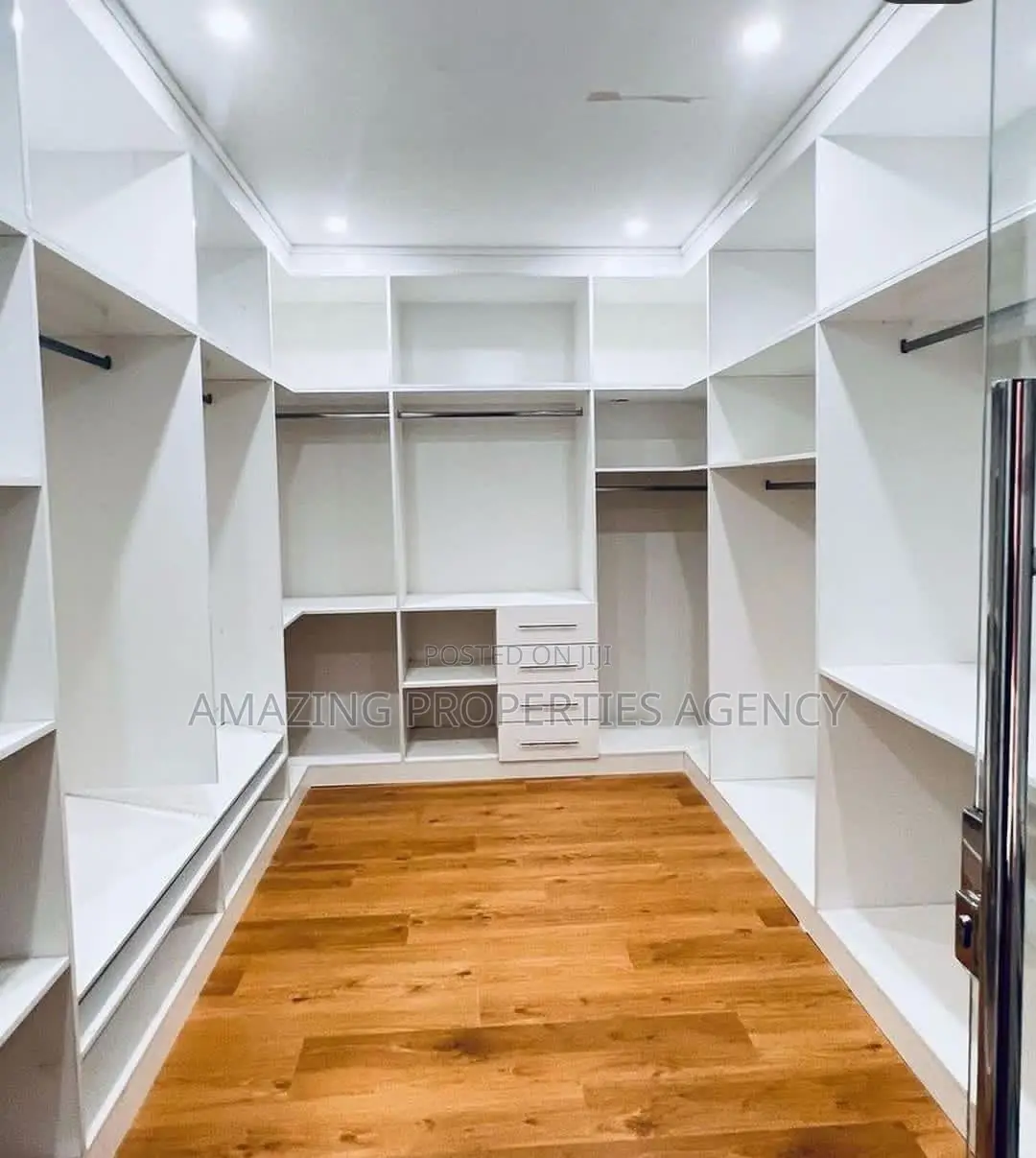 5bdrm House in Cantonments for sale