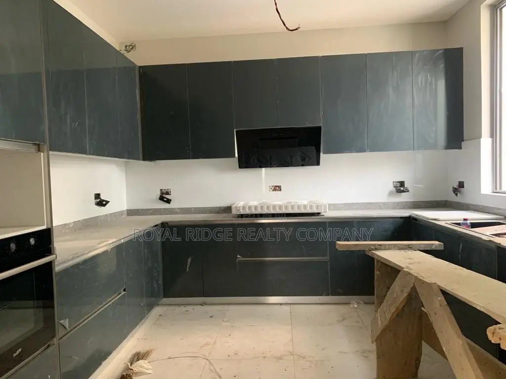 3bdrm Townhouse/Terrace in Manet Near East, Accra Metropolitan