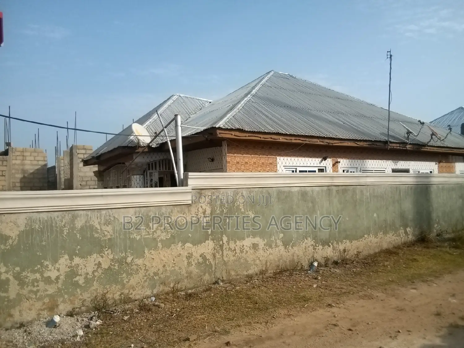 12bdrm Block of Flats in B2Properties Agency, Kumasi Metropolitan