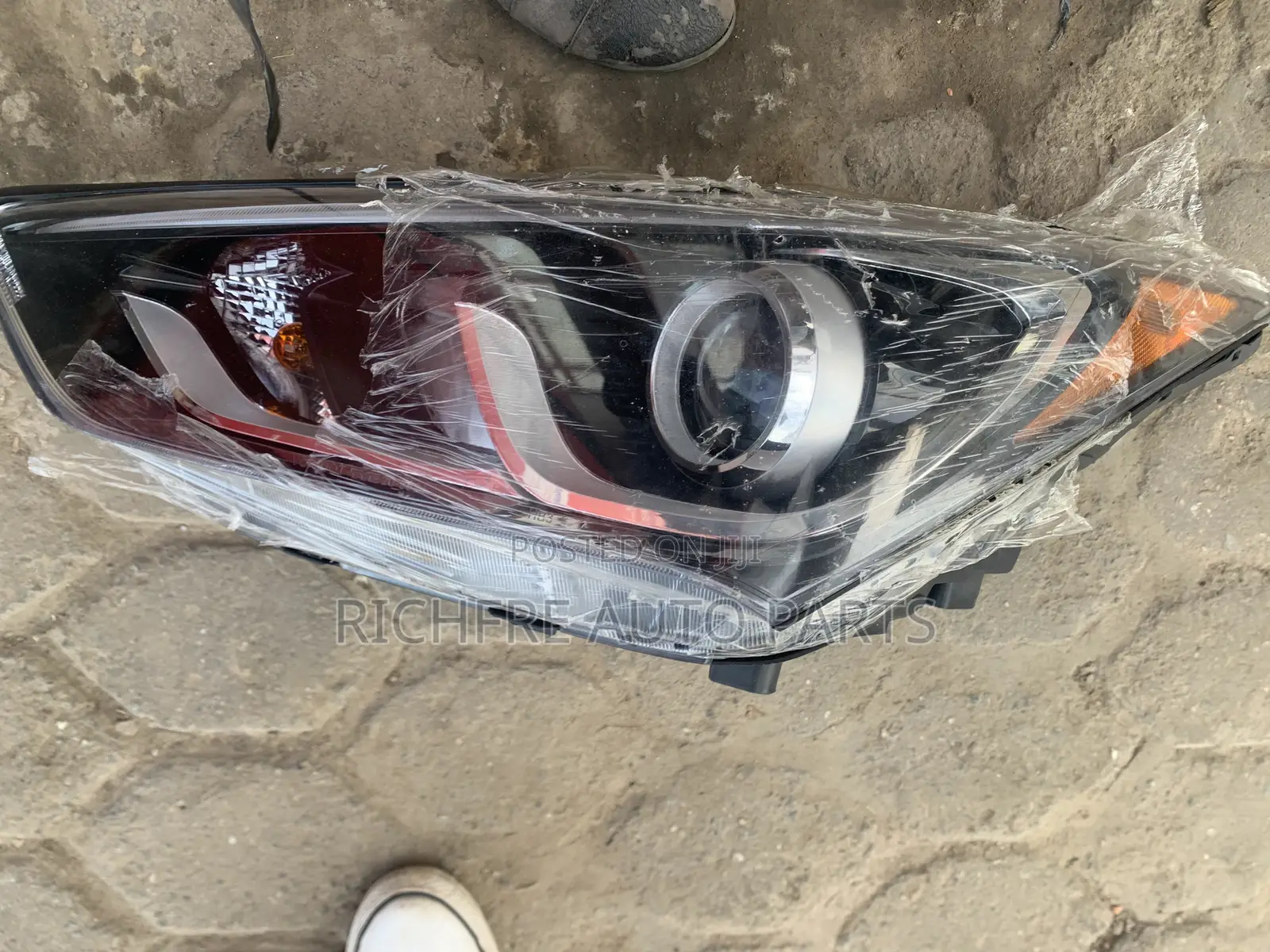 Hyundai Santa Fe 2017 Headlight
