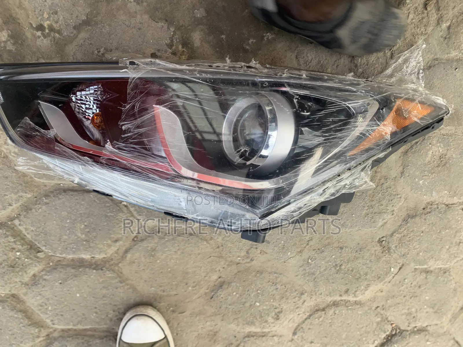 Hyundai Santa Fe 2017 Headlight