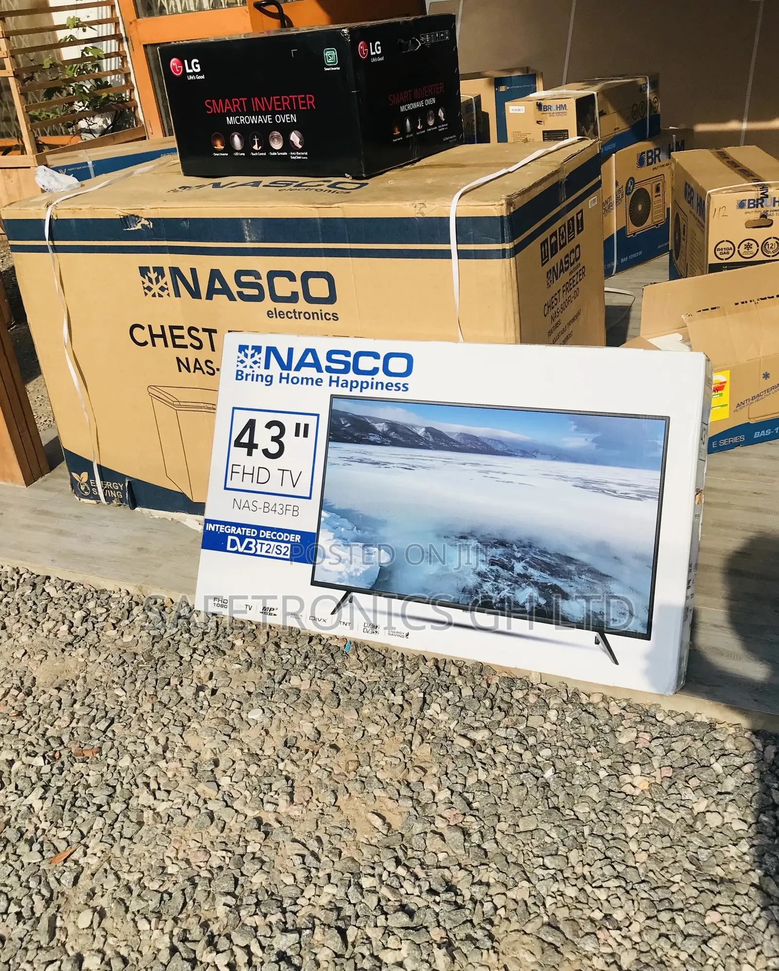 Digital Satellite 43 Inches Glossy Black Nasco Full HD Tv