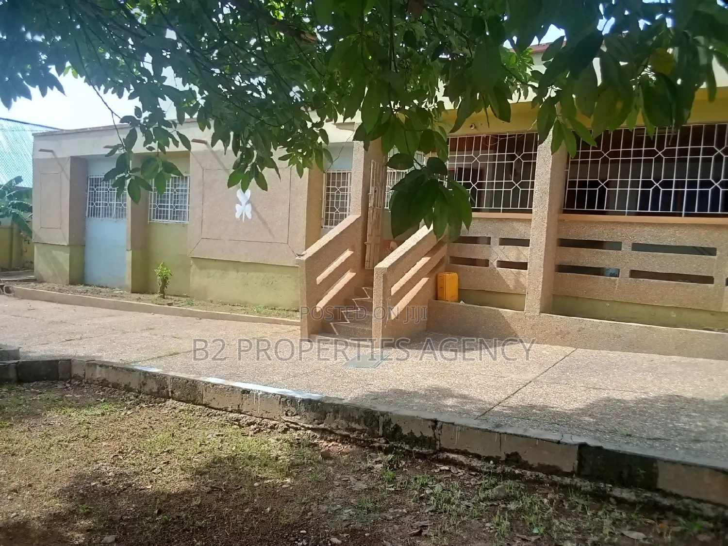 7bdrm House in B2Properties Agency, Kumasi Metropolitan for sale
