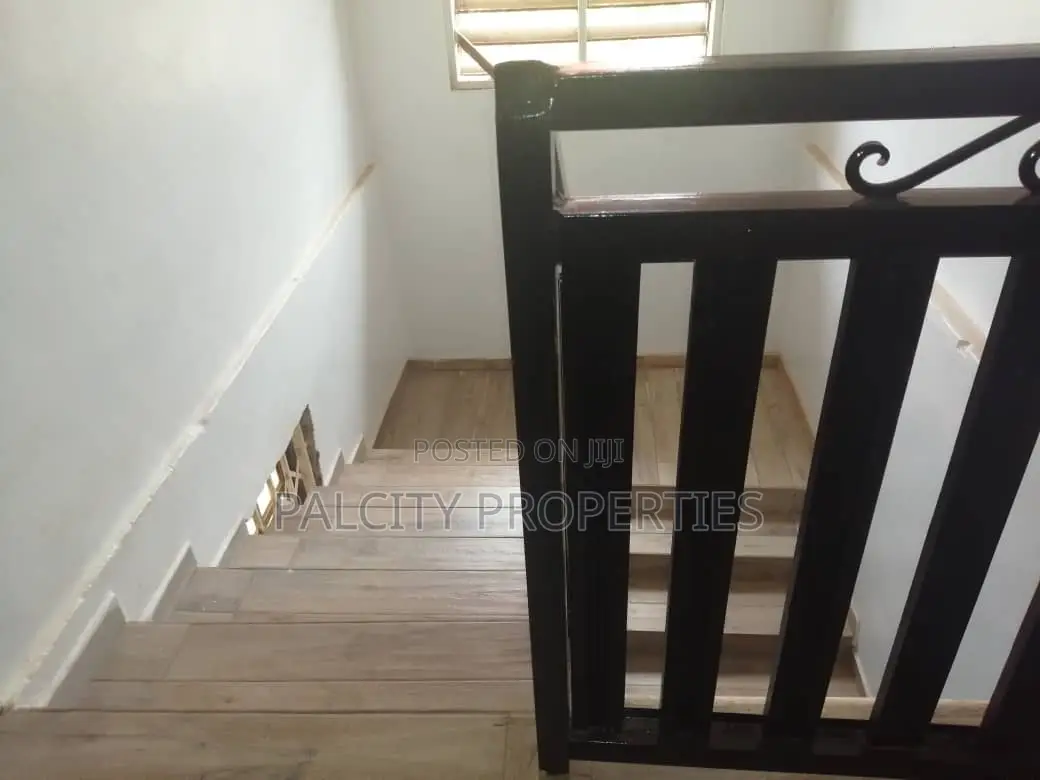 4bdrm House in Palcity Estate Apire, Kumasi Metropolitan for rent