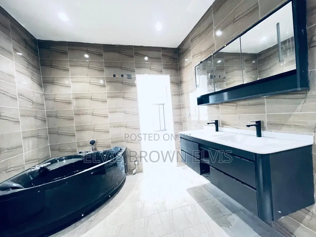 4bdrm House in Botwe Lakesid for sale
