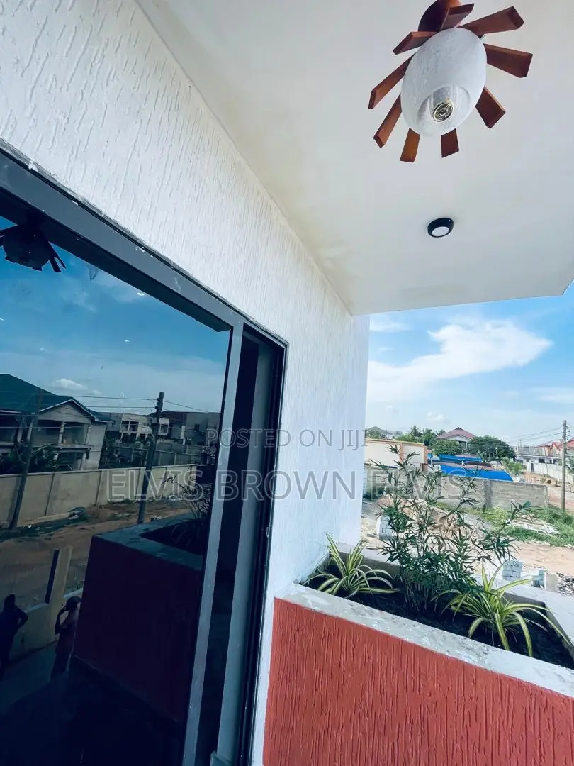4bdrm House in Botwe Lakesid for sale