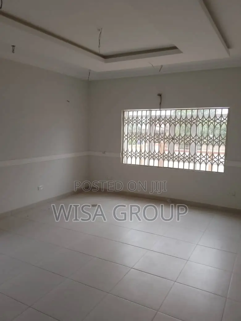 5bdrm Duplex in Wisa Groups, Accra Metropolitan for rent