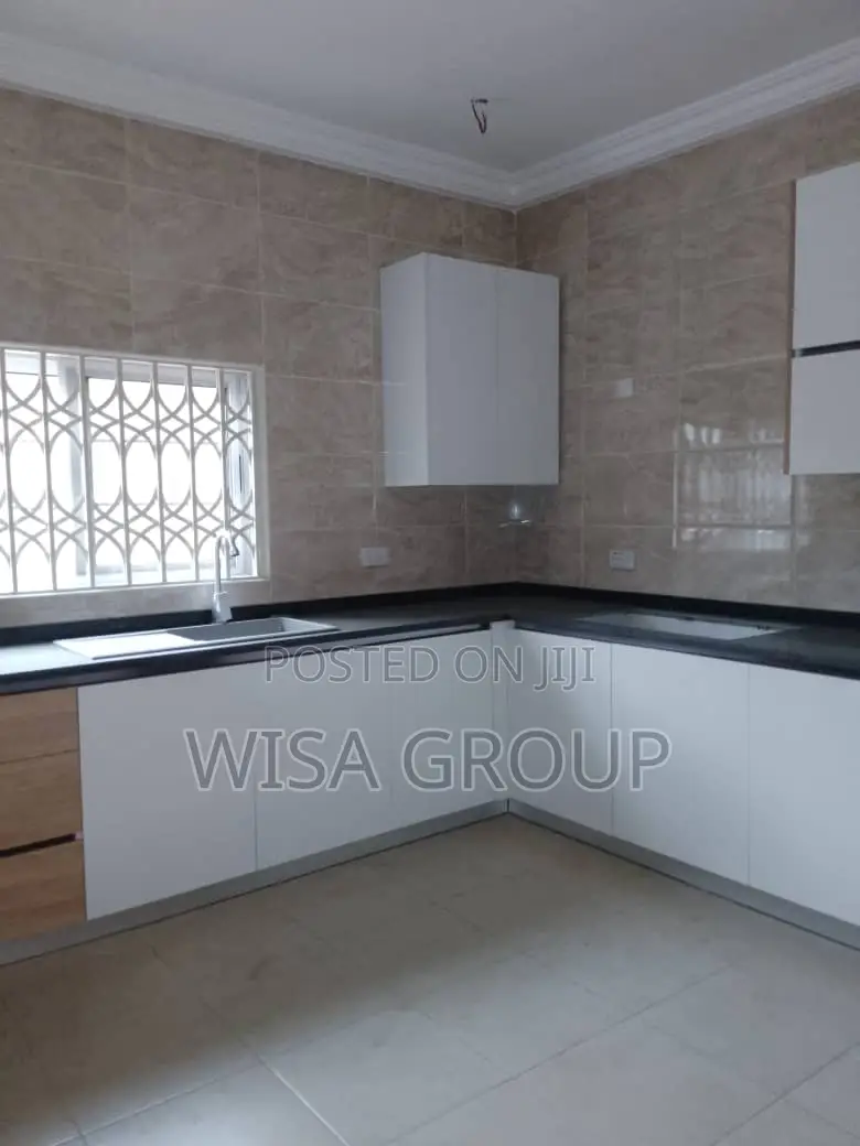 5bdrm Duplex in Wisa Groups, Accra Metropolitan for rent