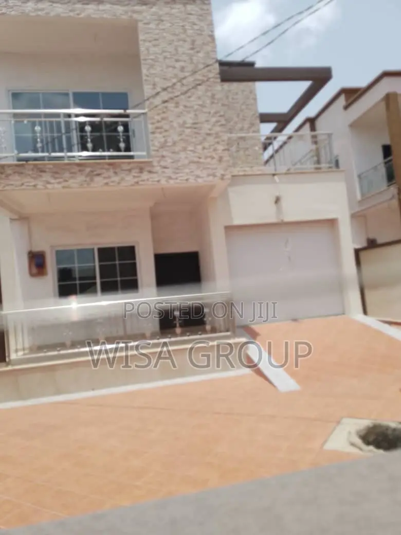 5bdrm Duplex in Wisa Groups, Accra Metropolitan for rent