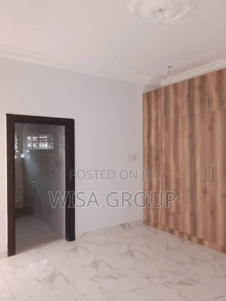 5bdrm Duplex in Wisa Groups, Accra Metropolitan for rent