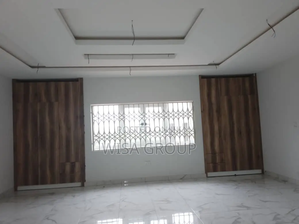 5bdrm Duplex in Wisa Groups, Accra Metropolitan for rent