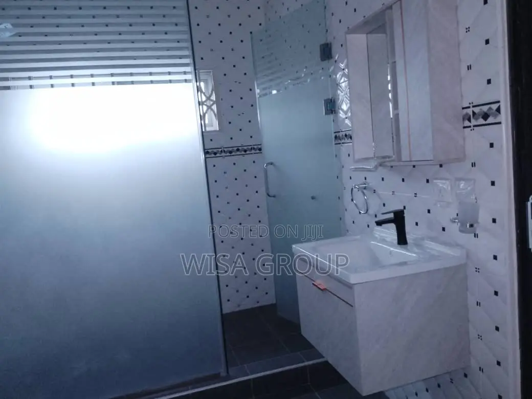 5bdrm Duplex in Wisa Groups, Accra Metropolitan for rent