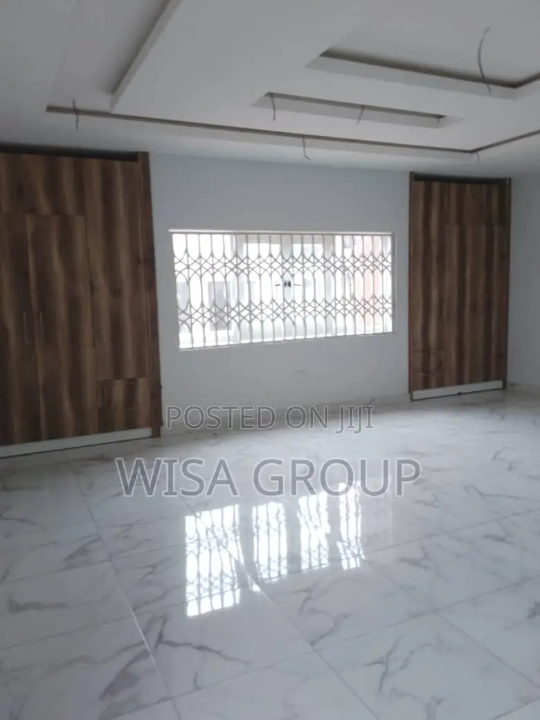 5bdrm Duplex in Wisa Groups, Accra Metropolitan for rent