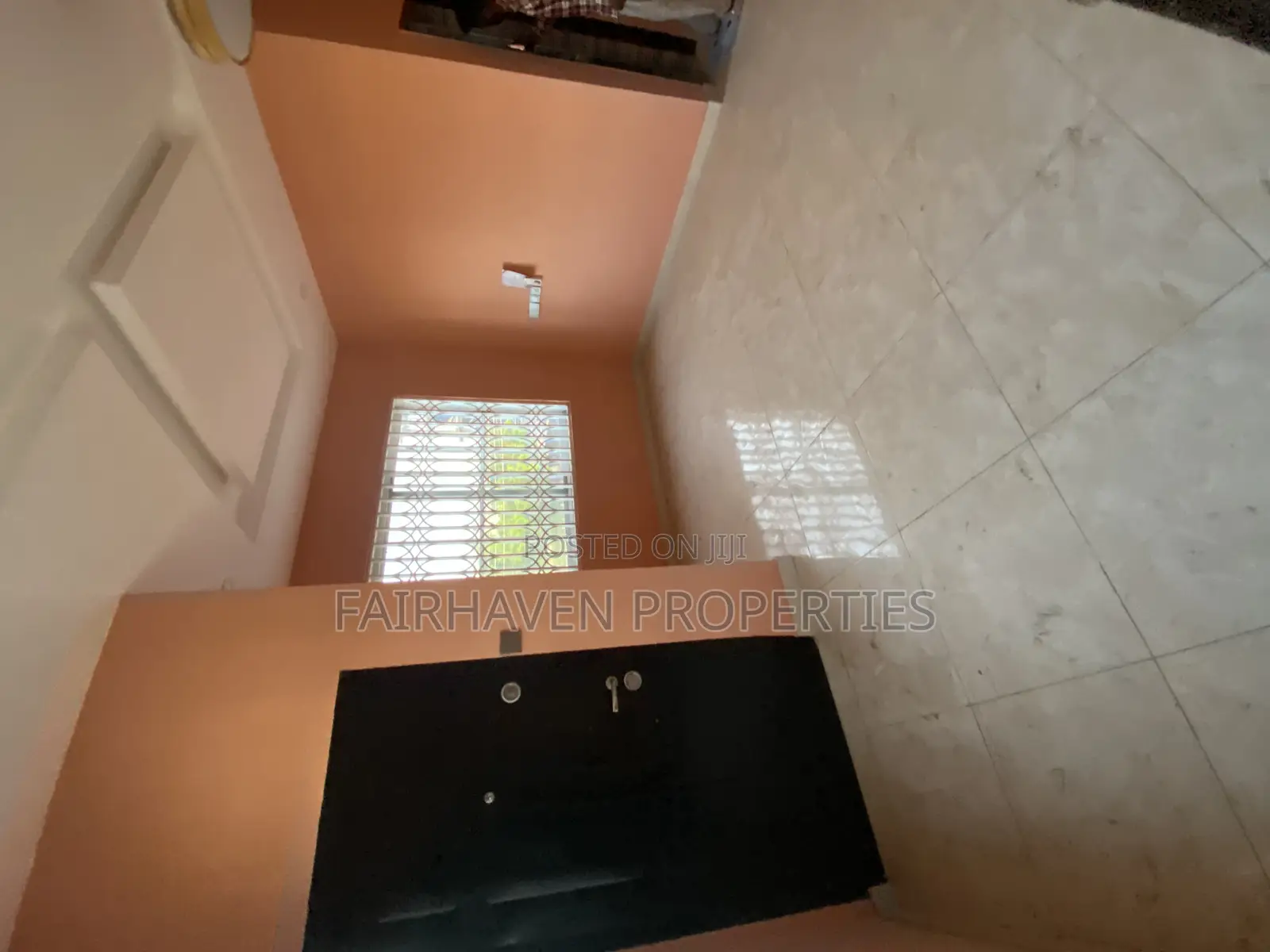 3bdrm House in East Airport, Mahama for rent