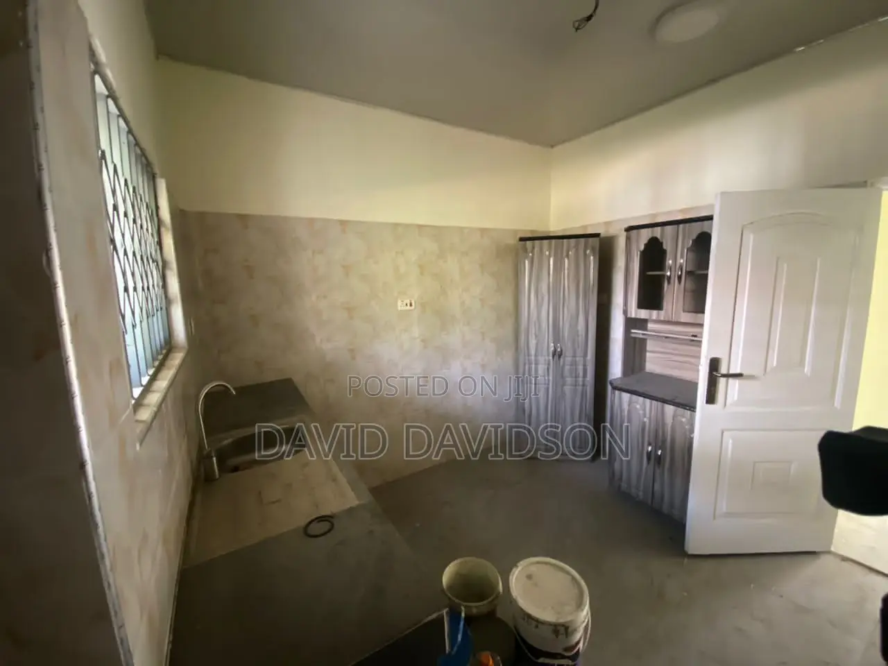 3bdrm Mansion in Executive Newly, Tema Metropolitan for rent