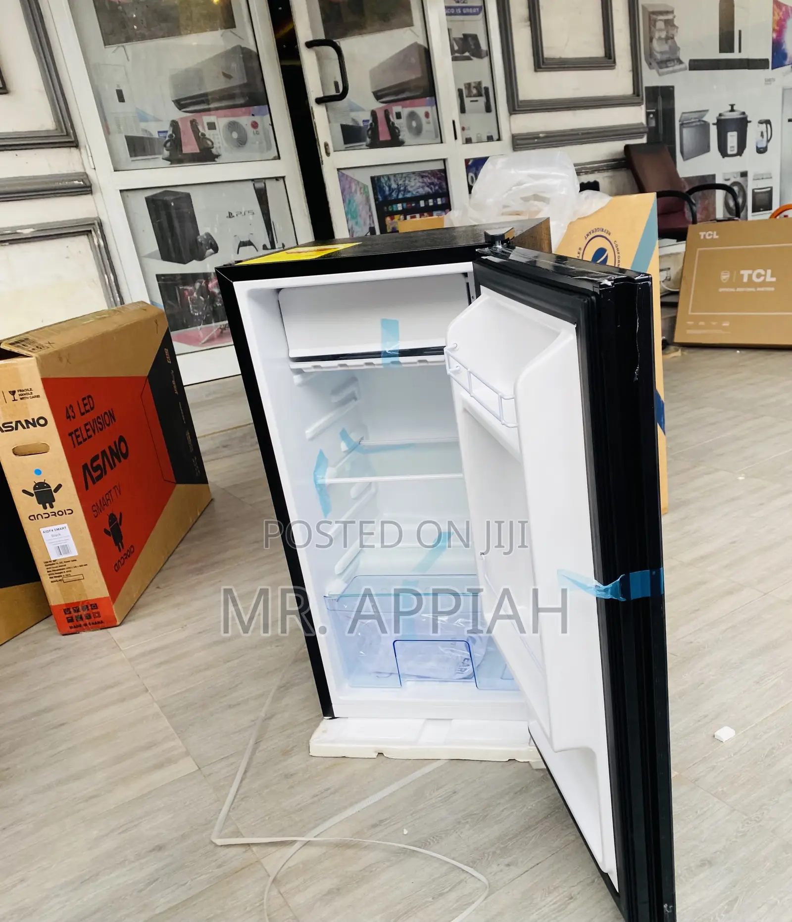 Durable Pearl Single Door Table Top Fridge(Black).
