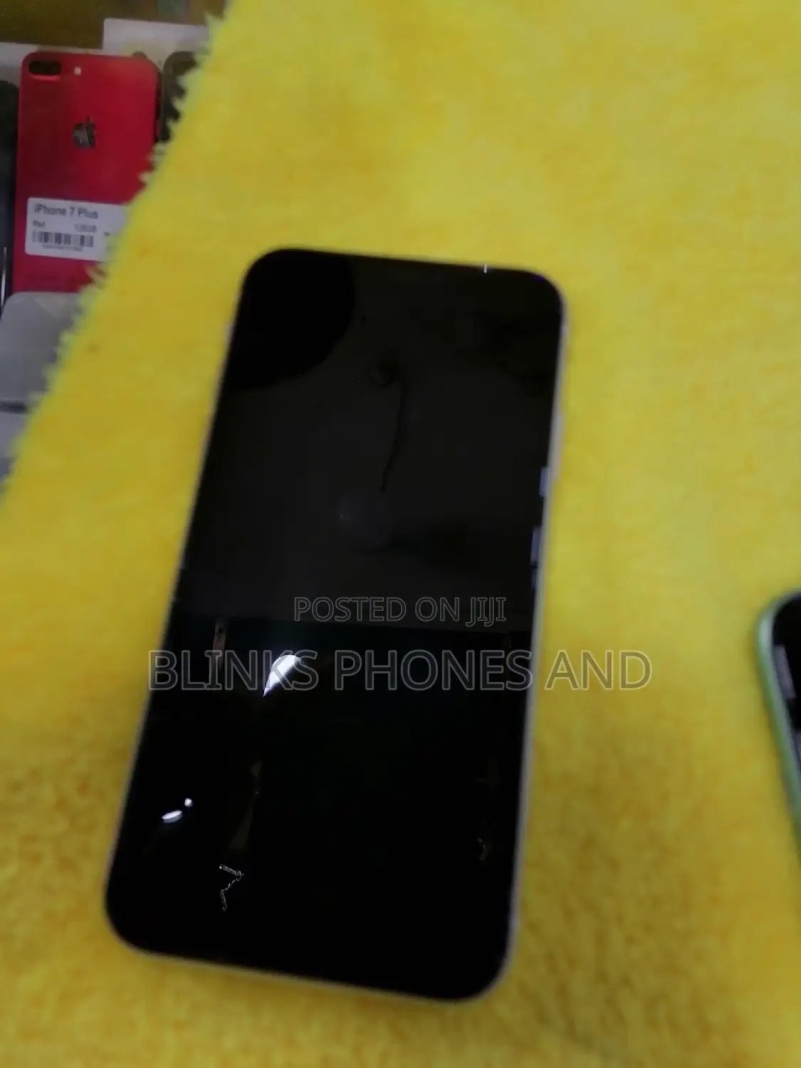Apple iPhone XR 64 GB White