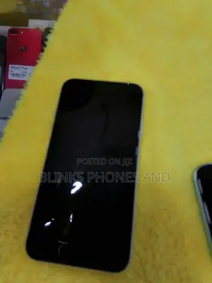 Apple iPhone XR 64 GB White