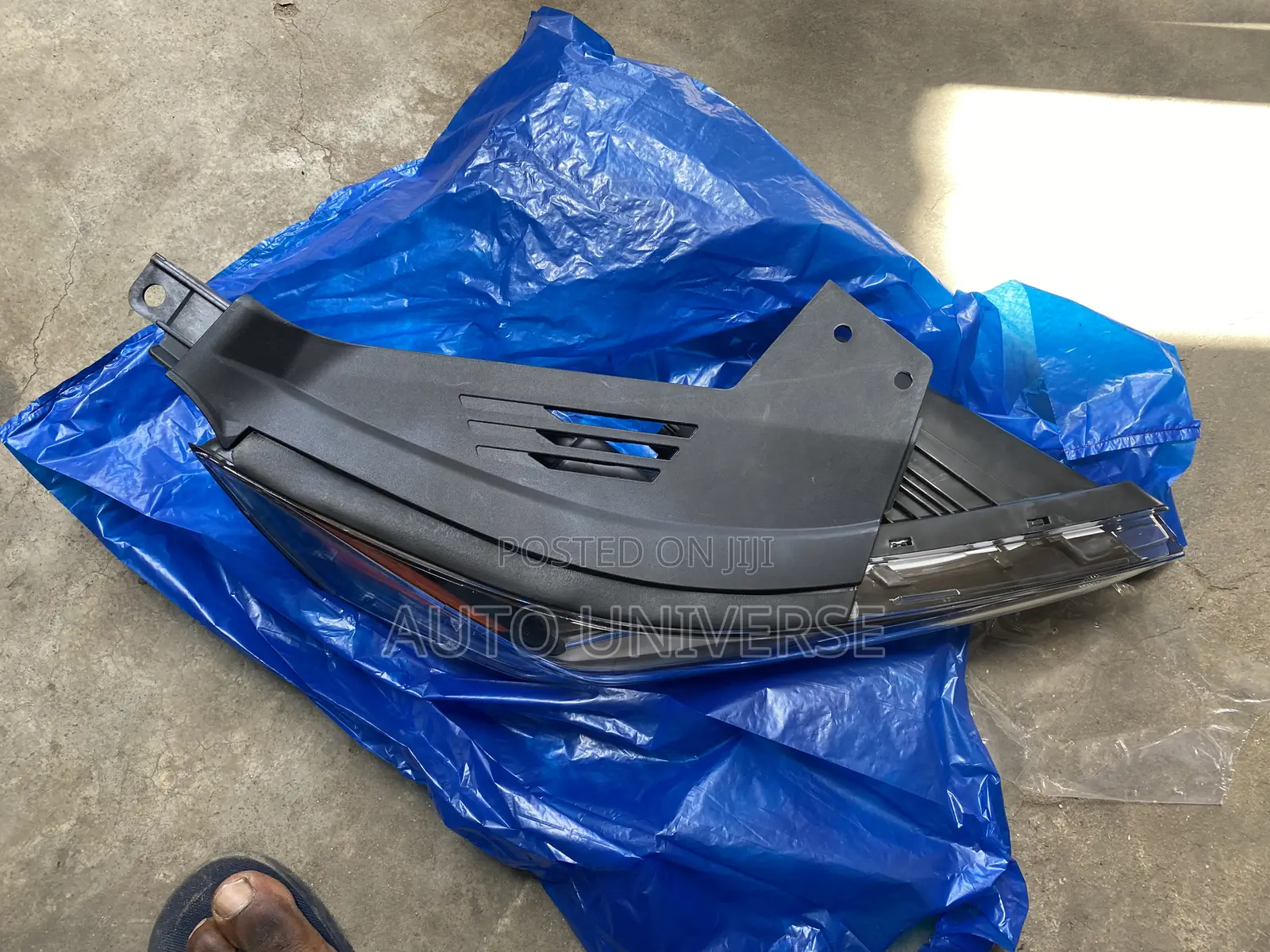 Hyundai Santafe 2019 to 2020 Headlight Available