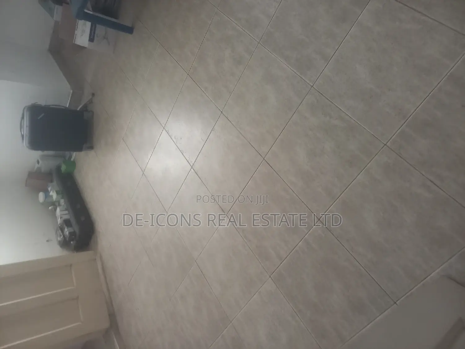 3bdrm Mansion in De-Icons Real Estate, Awutu Senya East Municipal