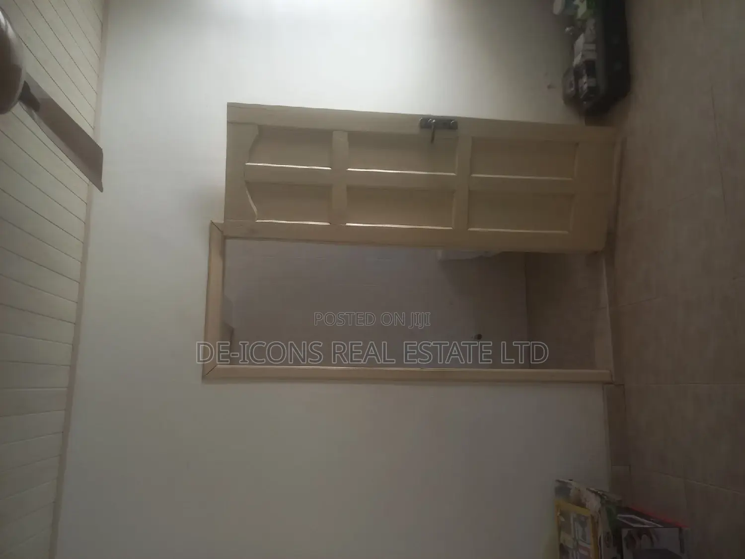 3bdrm Mansion in De-Icons Real Estate, Awutu Senya East Municipal