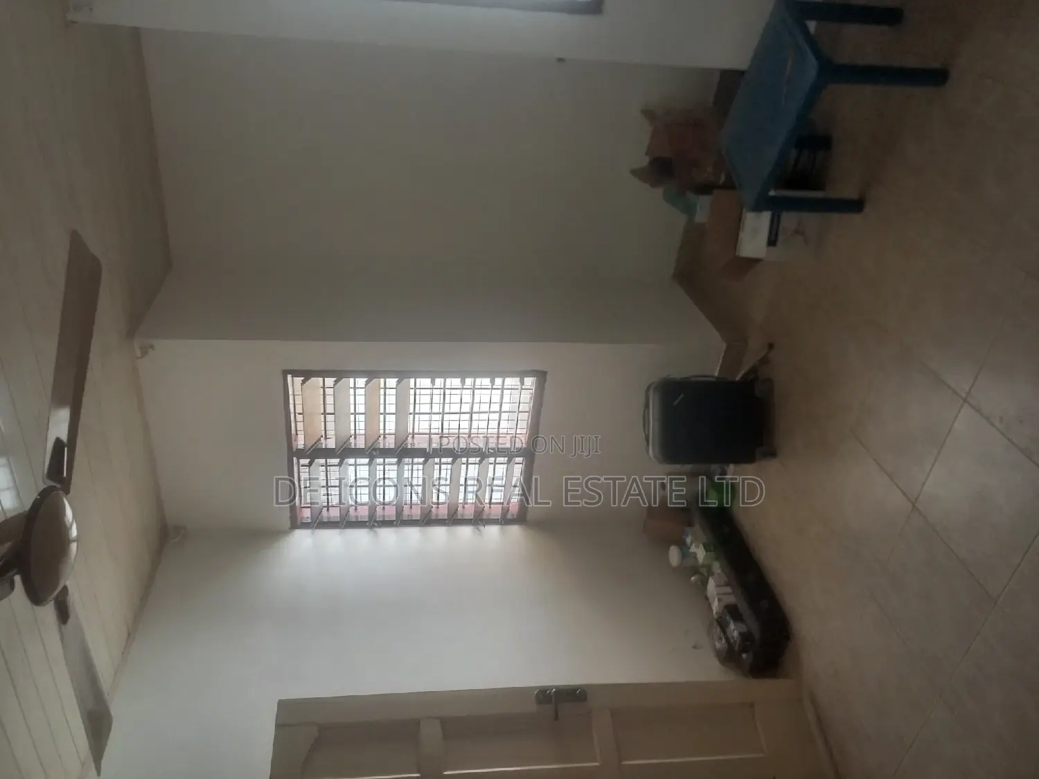 3bdrm Mansion in De-Icons Real Estate, Awutu Senya East Municipal
