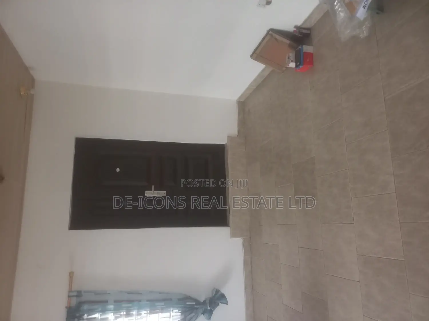 3bdrm Mansion in De-Icons Real Estate, Awutu Senya East Municipal