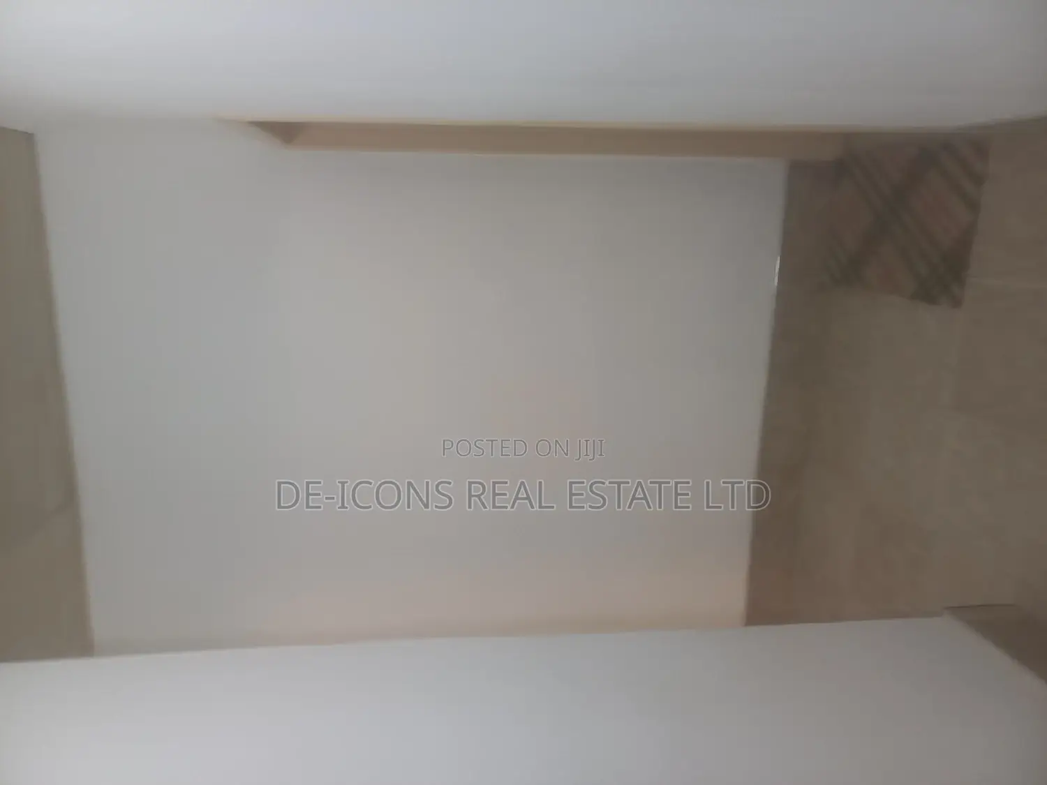 3bdrm Mansion in De-Icons Real Estate, Awutu Senya East Municipal