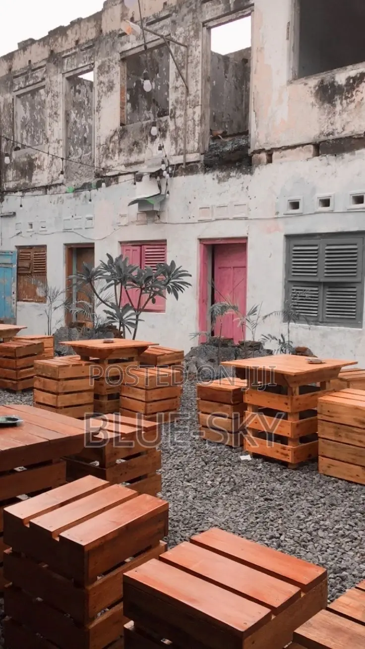 Mini Wooden Pallet Sets of Chairs and Table