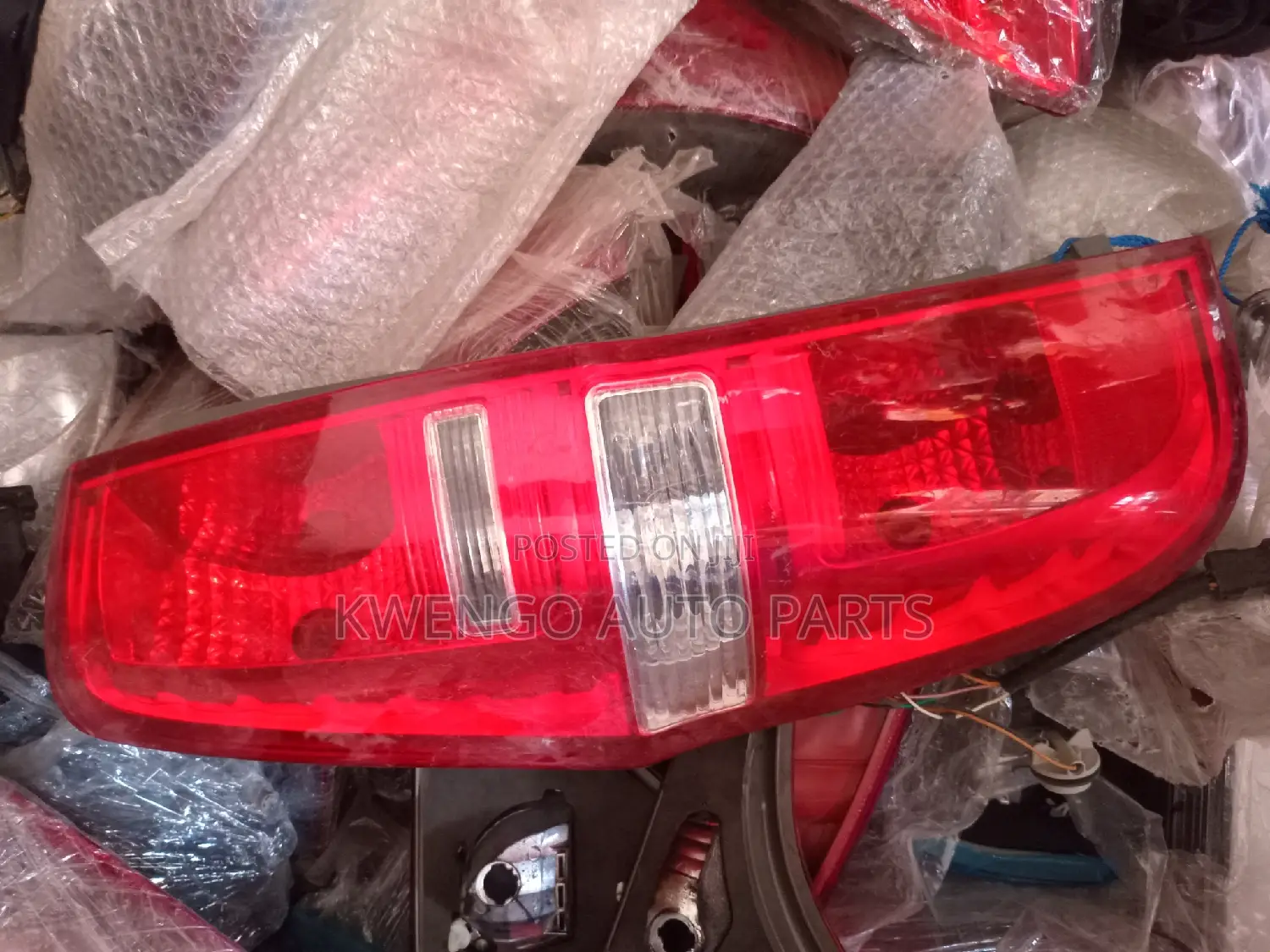 Hyundia H1 Taillight Pair