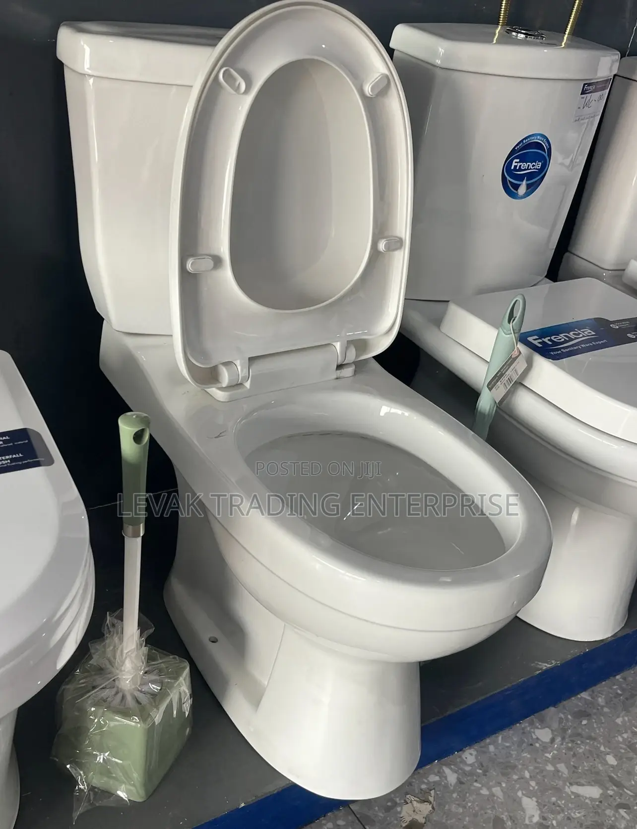 Two Pieces Water Closet, Ceramic British Toilet Seat