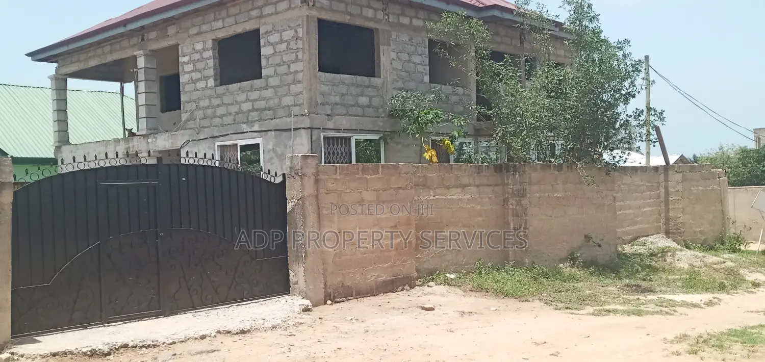 10bdrm House in Kasoa Amanfrom Iron for sale