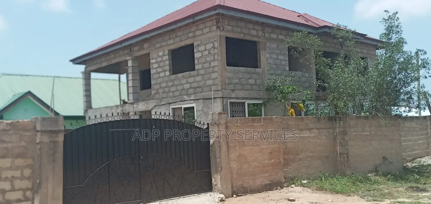 10bdrm House in Kasoa Amanfrom Iron for sale