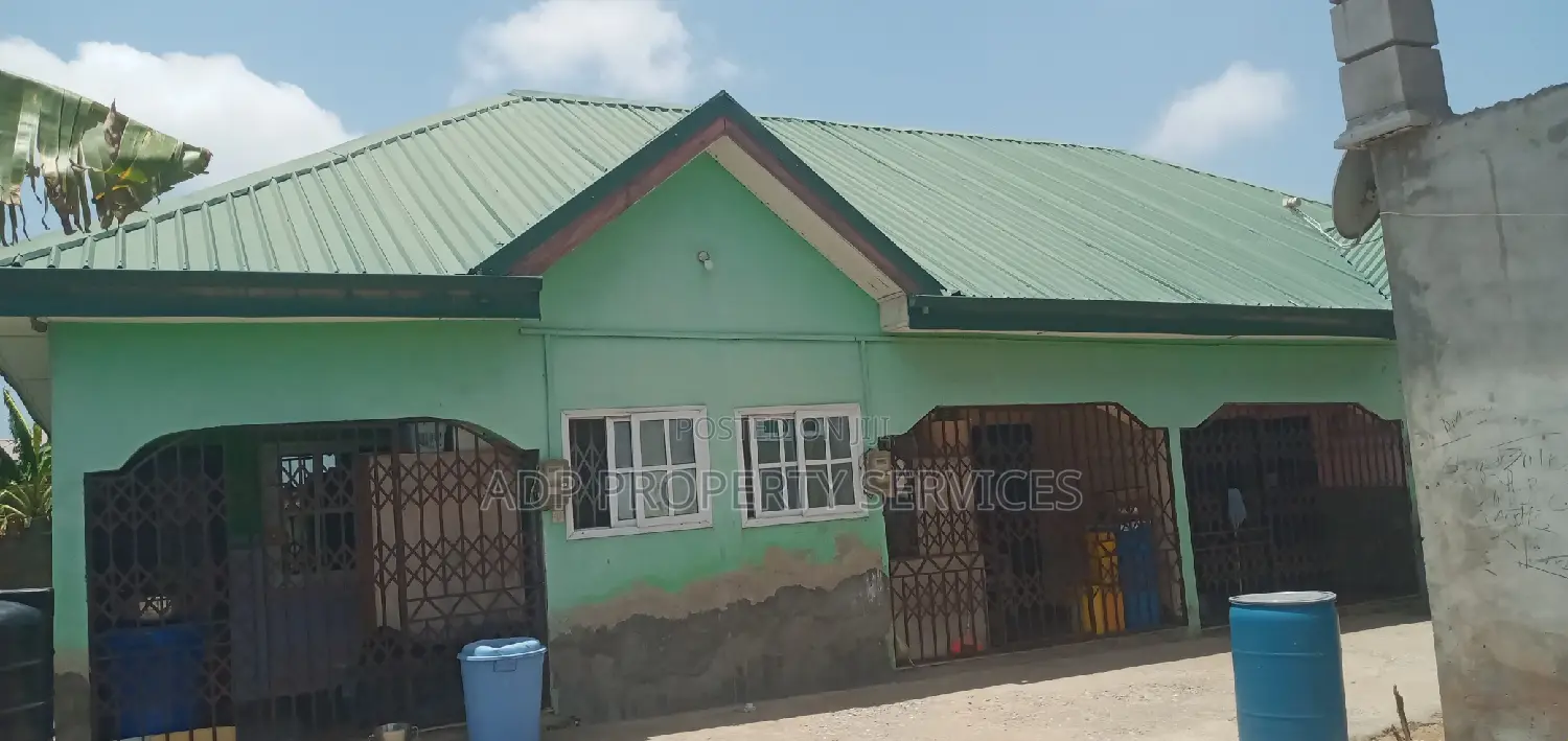 10bdrm House in Kasoa Amanfrom Iron for sale