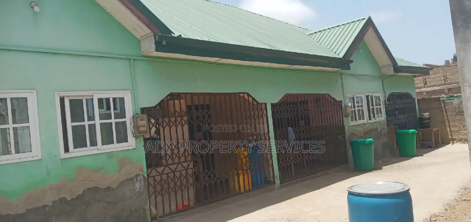 10bdrm House in Kasoa Amanfrom Iron for sale