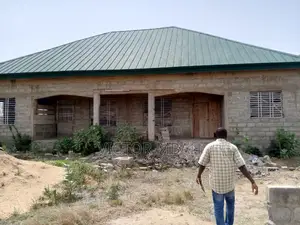 3bdrm Bungalow in Dc Properties, Tema Metropolitan for sale