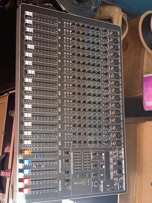 Yamaha SMX-1600 16-Channel Raw Mixer