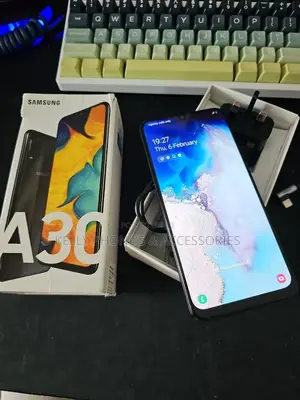 New Samsung Galaxy A30 64 GB Black