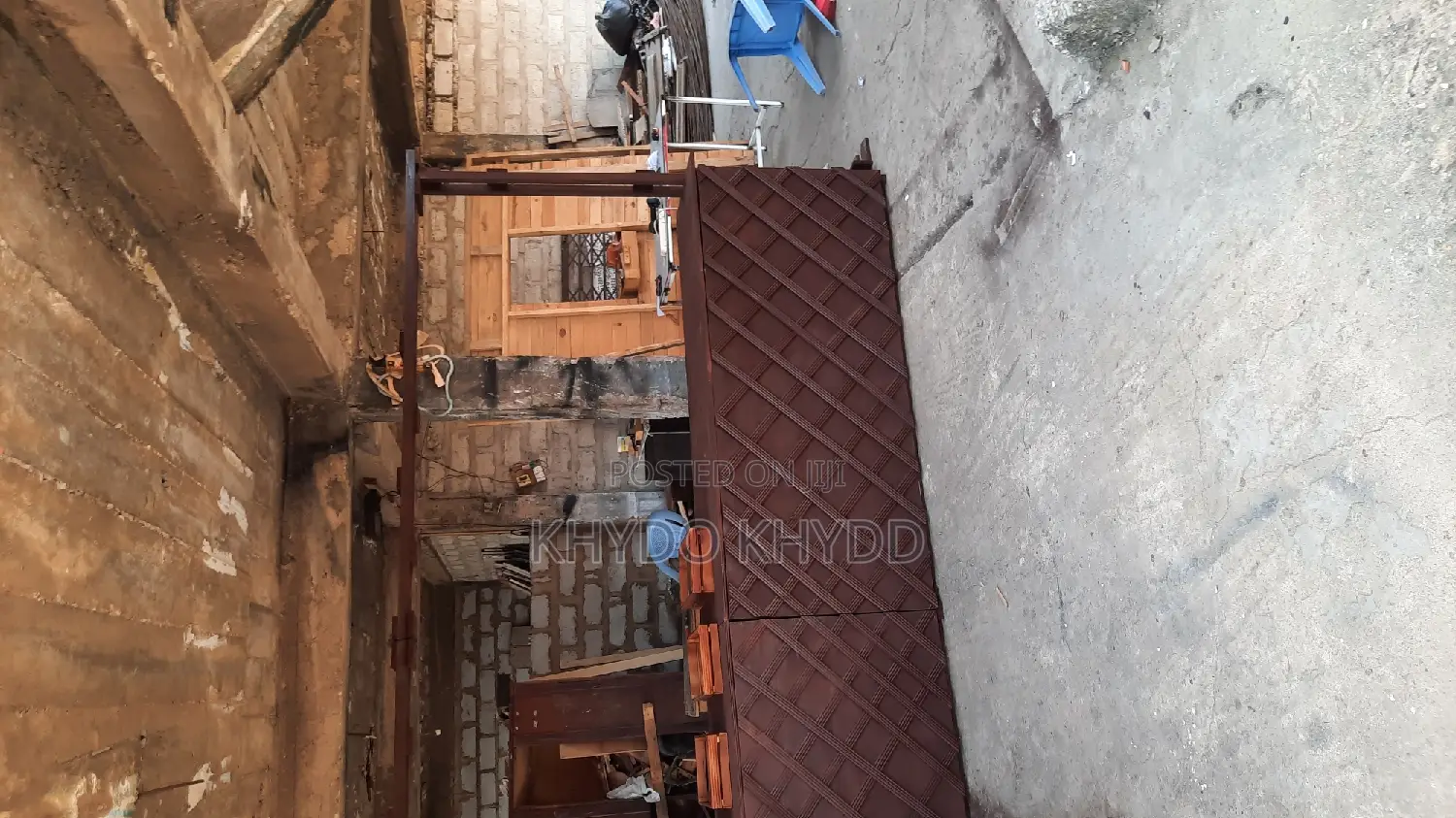 Local Bar Table (Foldable Table)