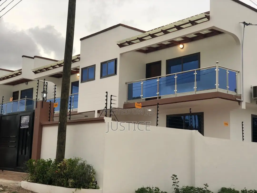 3bdrm Duplex in Ashongman Estate for rent