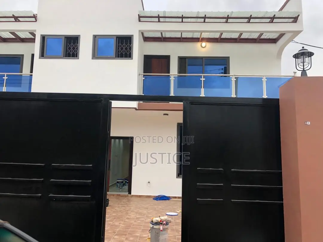 3bdrm Duplex in Ashongman Estate for rent