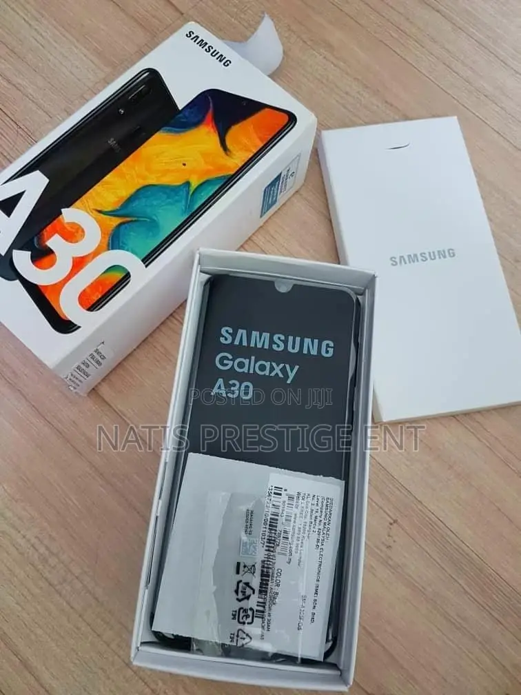 New Samsung Galaxy A30 64 GB Black