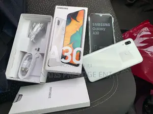 New Samsung Galaxy A30 32 GB White