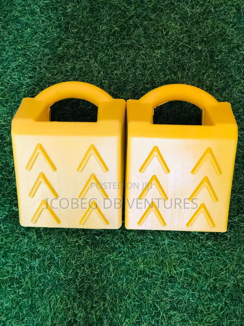Pack Of 2pcs Light Duty Car Chocks / Wheel Chocks