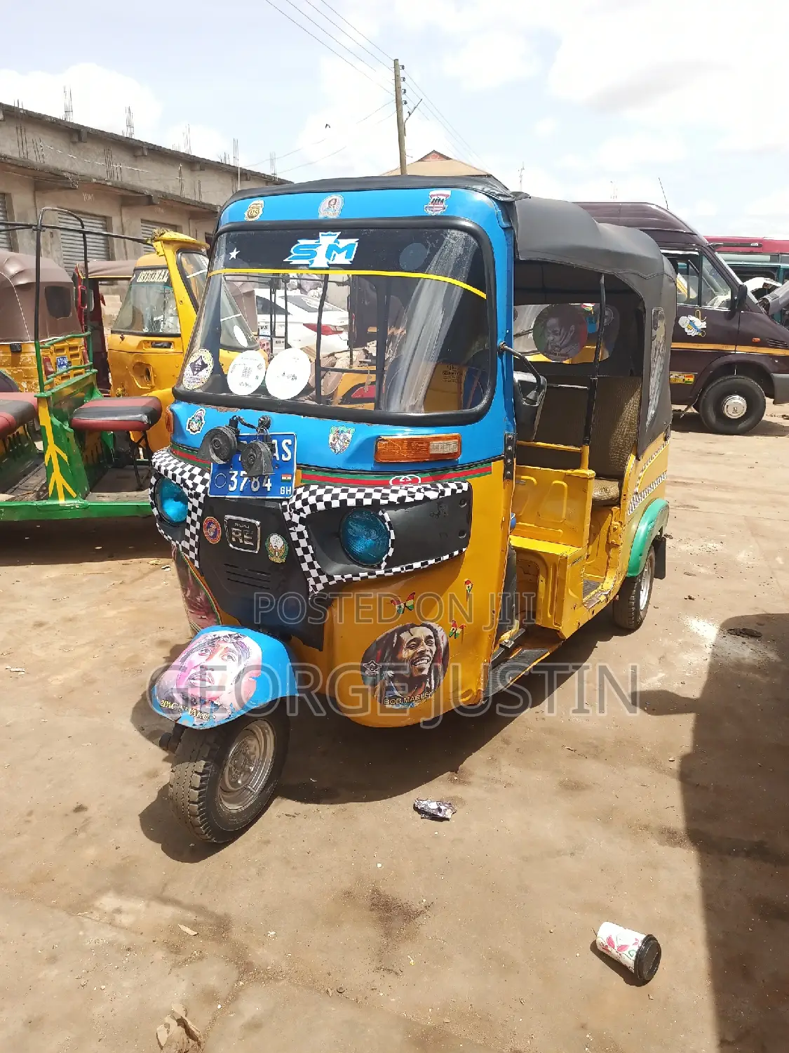 Bajaj RE 2022 Yellow